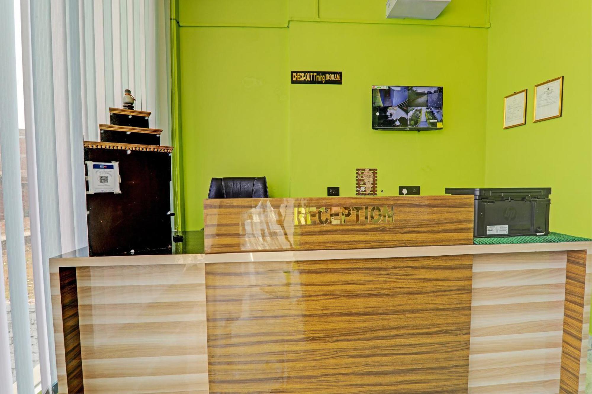 Oyo Green Valley Guest House Sultānpur Exterior foto